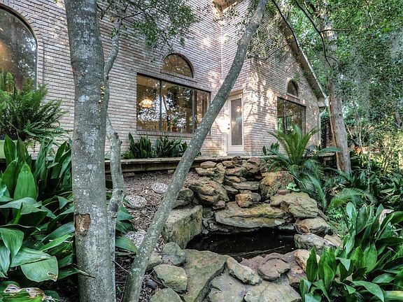 3rd image of 15542 Walkwood Dr