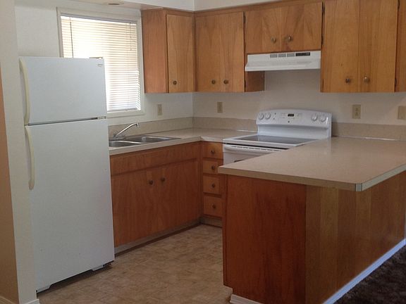 3rd image of 671 Ramsey St NE APT B