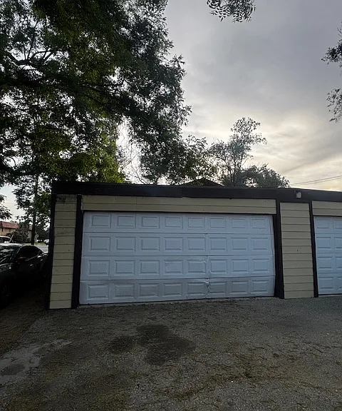 910 E 8th St #1 — Photo 8