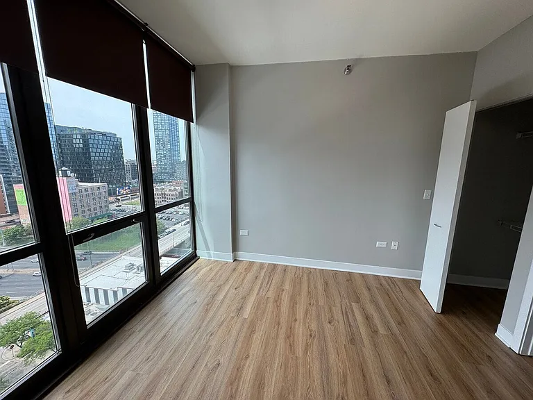 647 W Wayman St — Photo 5