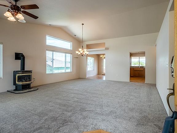 4th image of 1014 Highlands Dr