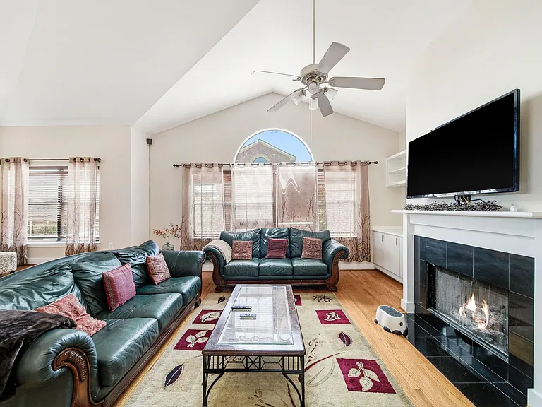 9802 Cynthia Ann Ct — Photo 14
