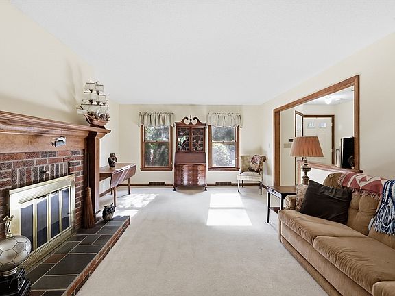 4th image of 3 Castle Hill Rd #E