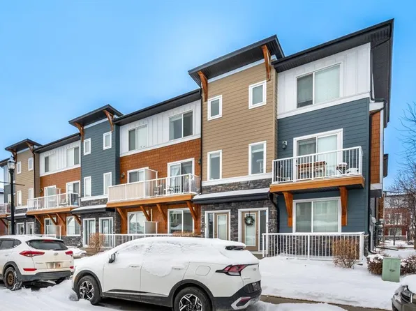 111 NE Rainbow Falls Gate #59, Chestermere, AB T1X 0Z4