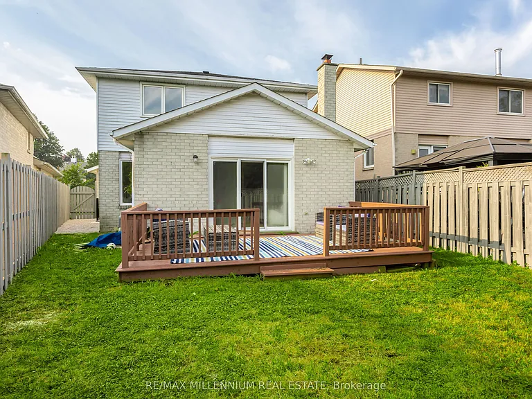 61 Mistywood Dr #UPPER — Photo 49