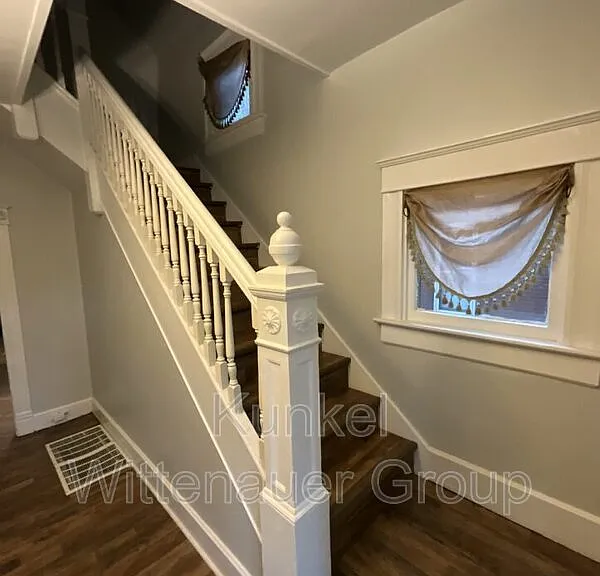 720 E D St — Photo 17