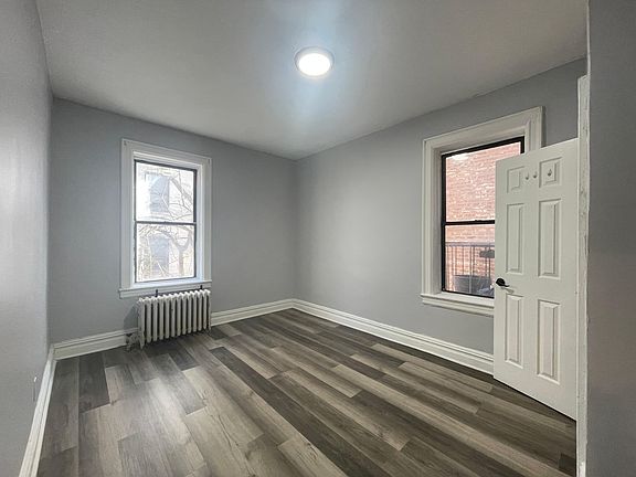 5th image of 122 Corbin Ave #32E