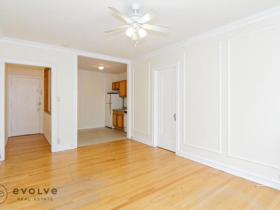 5th image of 1217 W Elmdale Ave