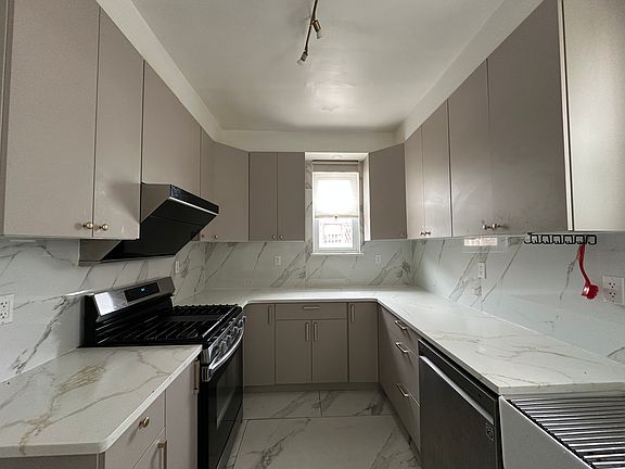 4th image of 1407 Hollywood Ave Floor 2