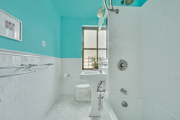 Sold by Compass | media 20