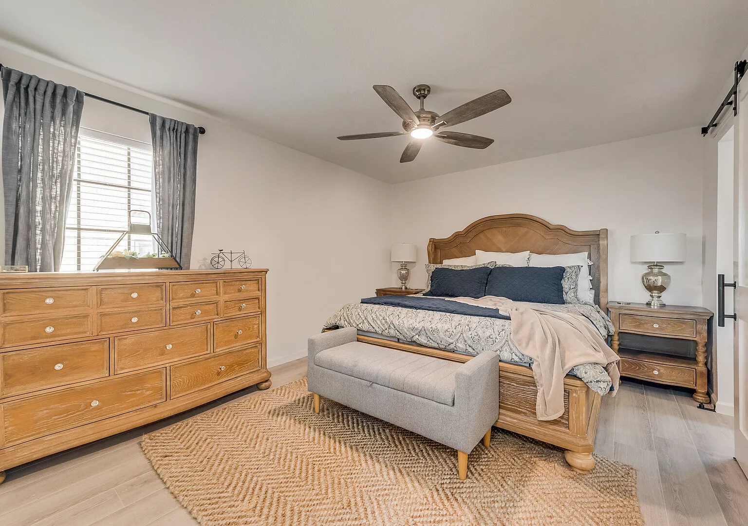Luxury Rental Centrally Located in DFW — Photo 2