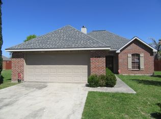 107 Robin Dale Dr, Youngsville, LA 70592