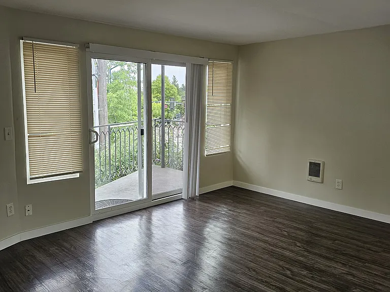 2701 S Walden St #3 — Photo 1