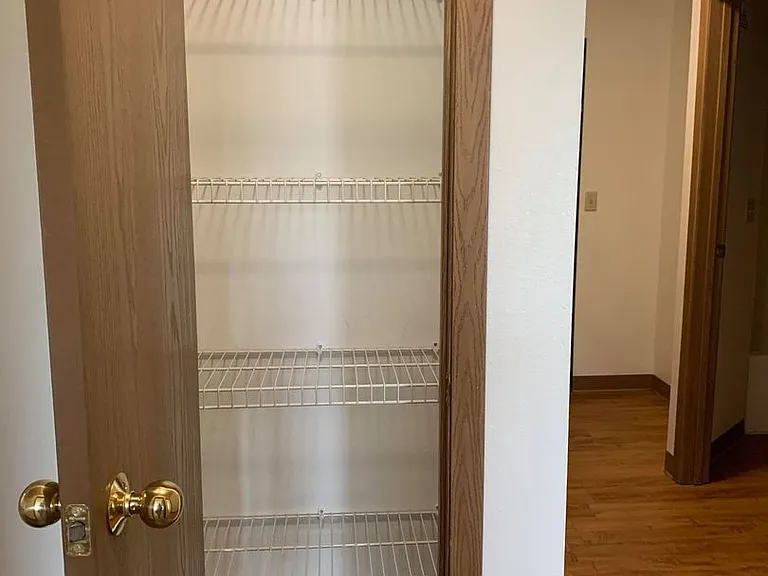 Dakota E & W Apartments — Photo 51