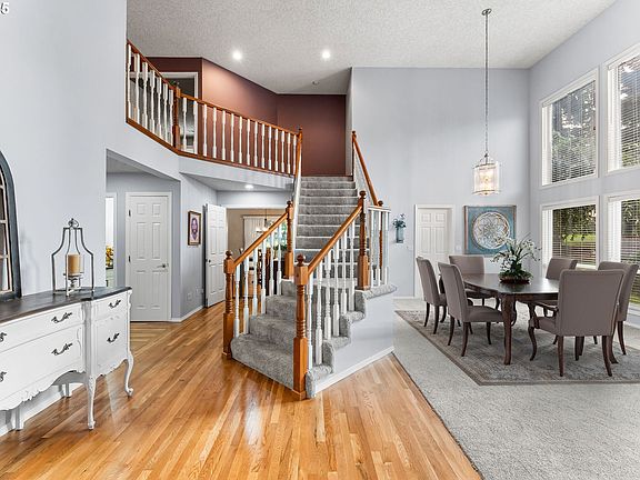 5th image of 7618 NE Meadows Dr