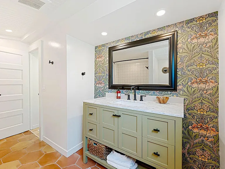 813 Castillo St — Photo 9