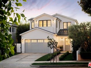 1011 Hartzell St, Pacific Palisades, CA 90272