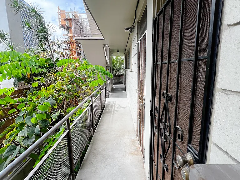 2412 Koa Ave #202 — Photo 10