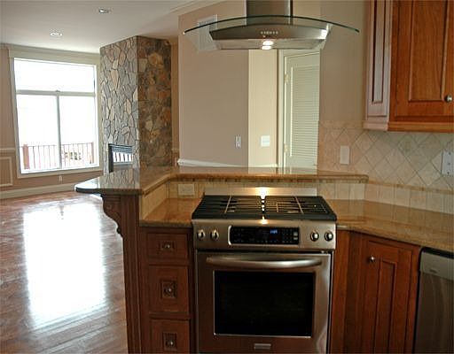 3rd image of 779 Piermont Ave #2