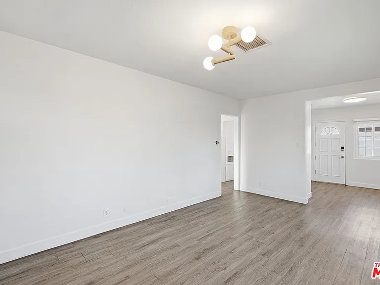 11761 Hart St #6 — Photo 2