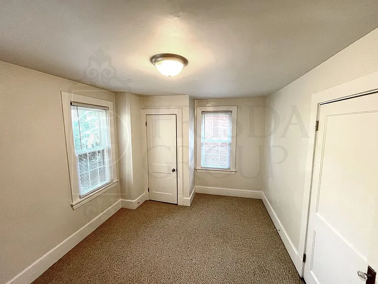 468 Belonda St — Photo 16