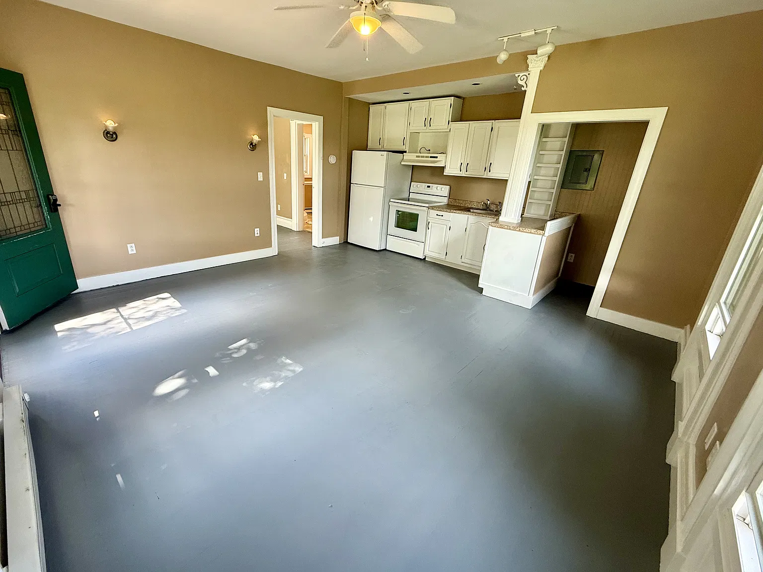 1 bed, 450 sqft, $1,000 — Photo 4
