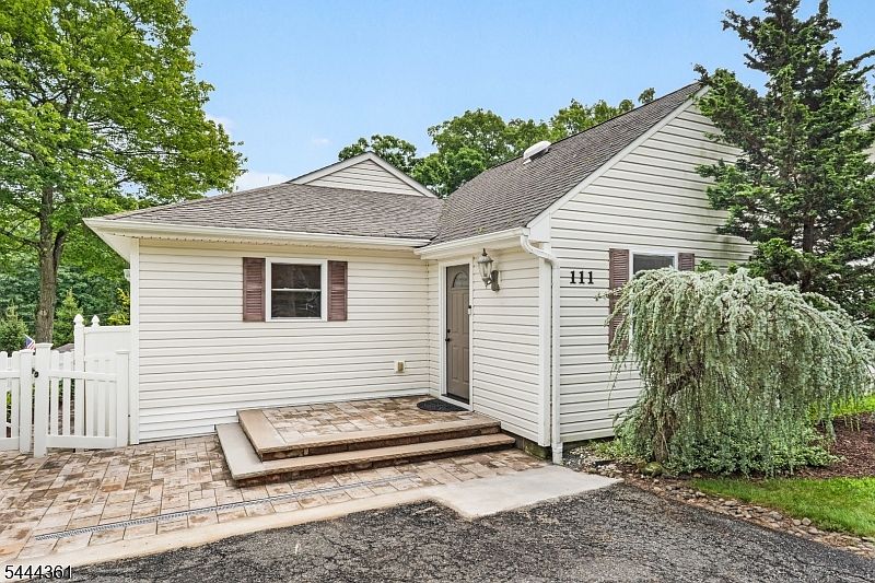 1st image of 111 Milton Rd