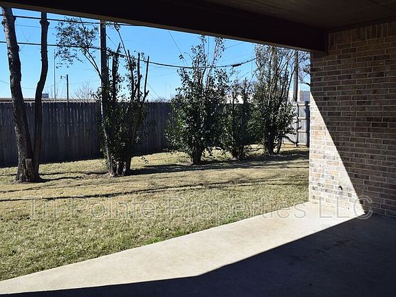 4th image of 4821 Ash St