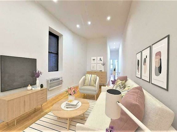 3rd image of 312 E 90th St APT 1C