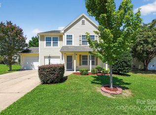 14434 Lake Crossing Dr, Charlotte, NC 28278