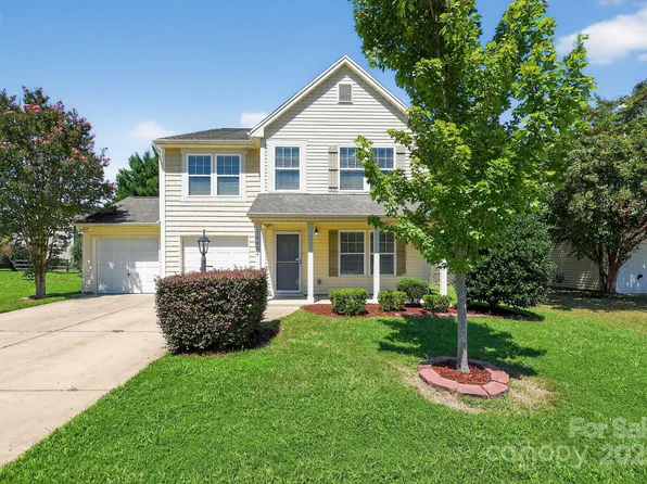 14434 Lake Crossing Dr, Charlotte, NC 28278