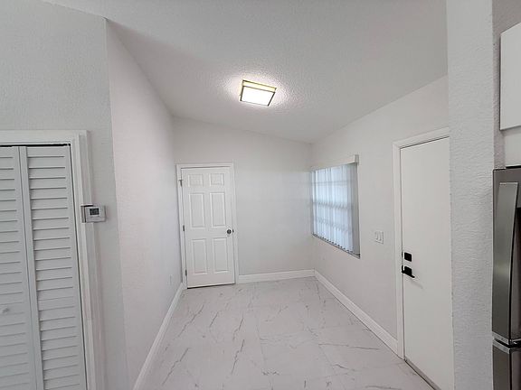 2nd image of 1300 Wiley St #6