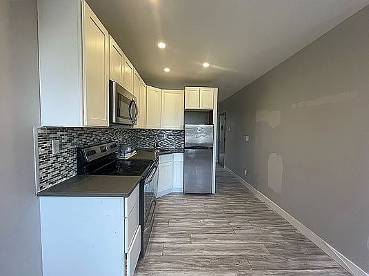 5th image of 352 E 134th St #2