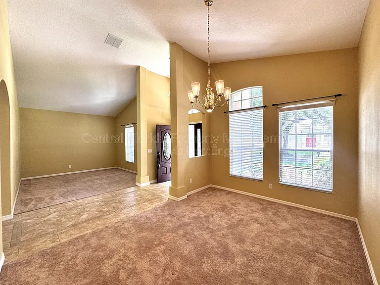 10118 Shortwood Ln — Photo 3