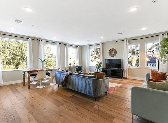 4th image of 2600 Ursulines Ave #201