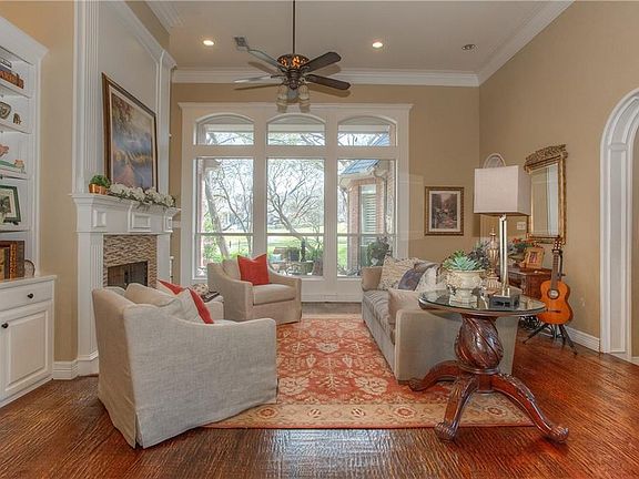 2nd image of 7016 Saucon Valley Dr