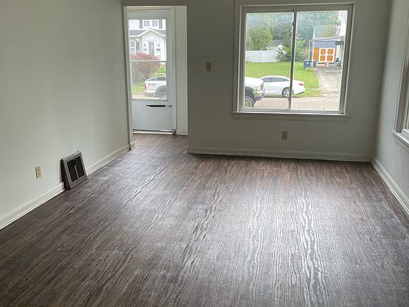 5th image of 1066 Himelright Blvd