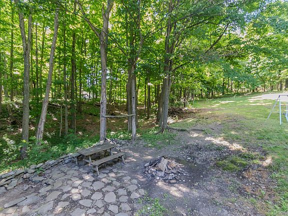 5th image of 26 Old Hollow Road