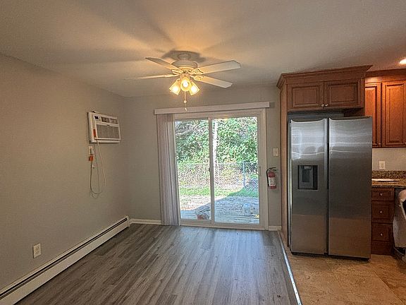 Eat-In Kitchen