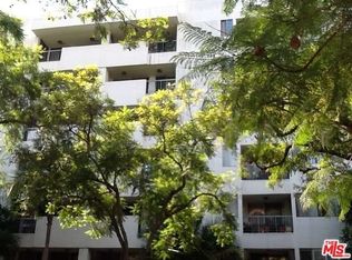 321 N Oakhurst Dr APT 202, Beverly Hills, CA 90210
