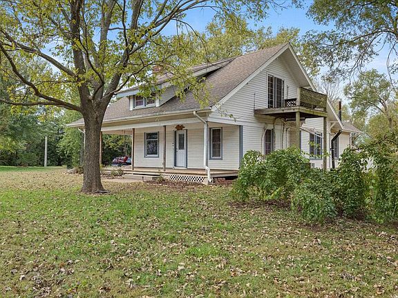 4th image of 2333 SE Tecumseh Rd