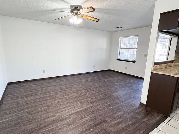 4th image of 2210 SW 30th St