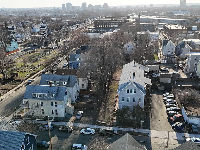 142 Rowe St #4-D — Photo 10