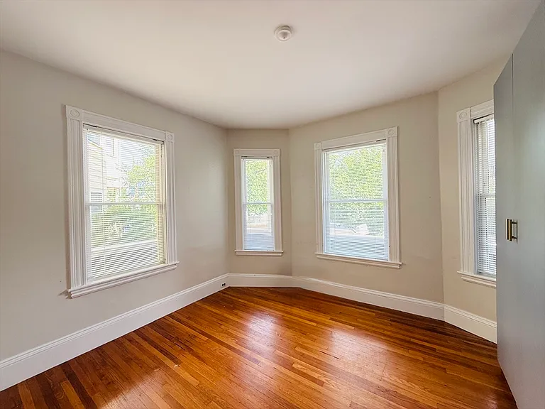 35 Kingston St #1 — Photo 5