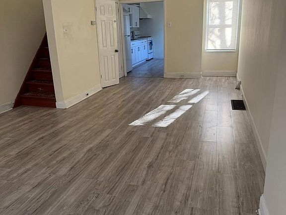 4th image of 2336 S 72nd St