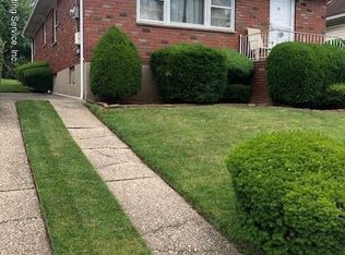 219 Tysens Ln, Staten Island, NY 10306