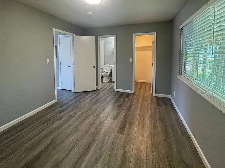 940 N San Joaquin Street — Photo 11