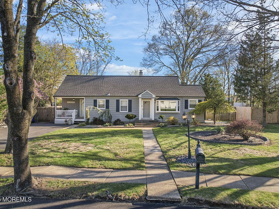 1st image of 3 Chestnut Hill Dr
