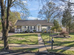 3 Chestnut Hill Dr, Toms River, NJ 08755