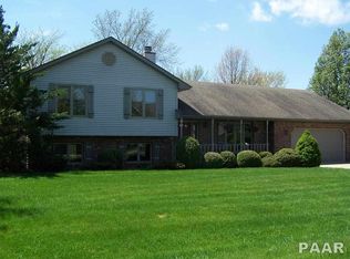 802 Hickory Creek Ct, Metamora, IL 61548